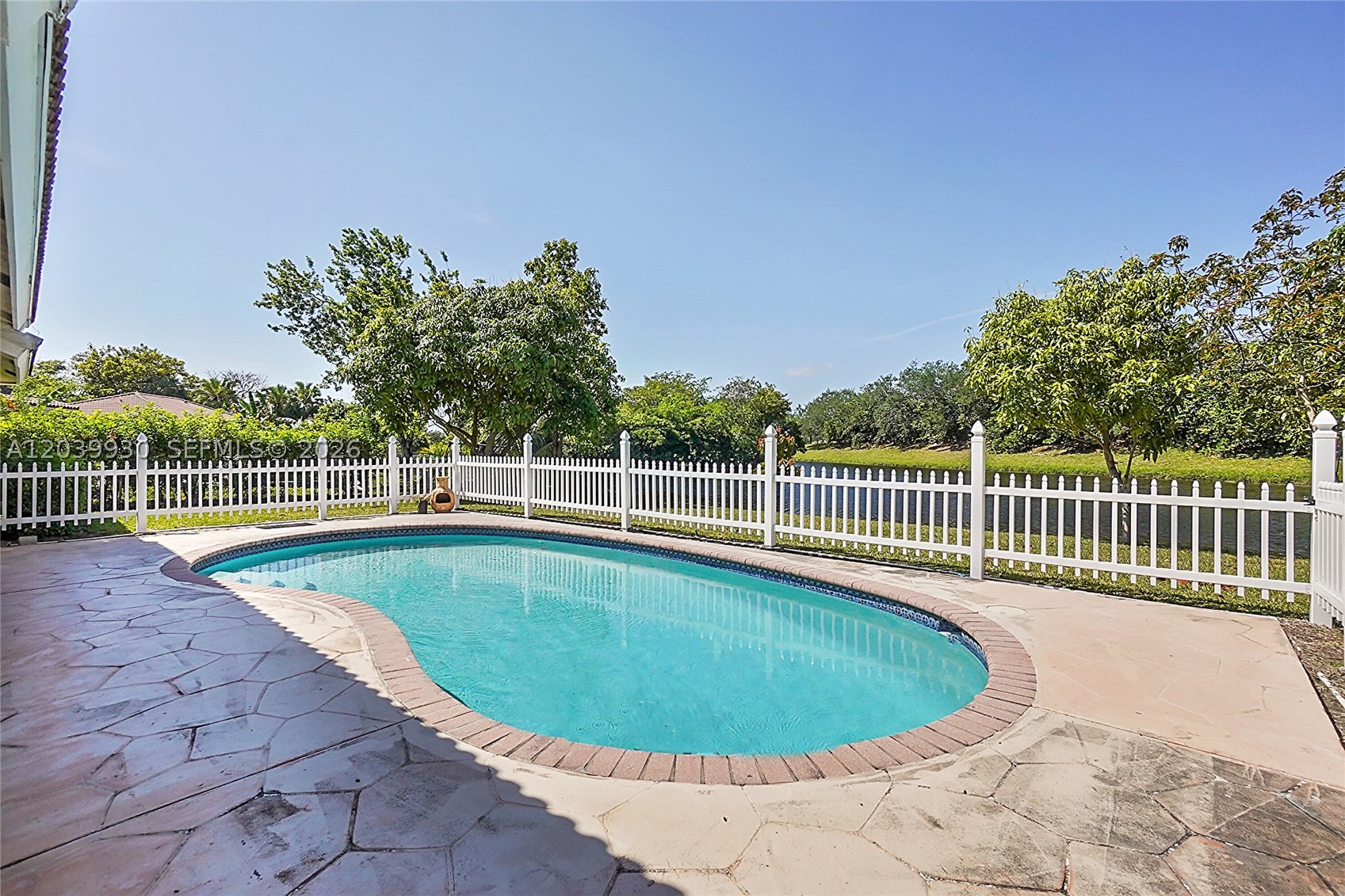 1574 NW 103rd Ter, Coral Springs FL 33071