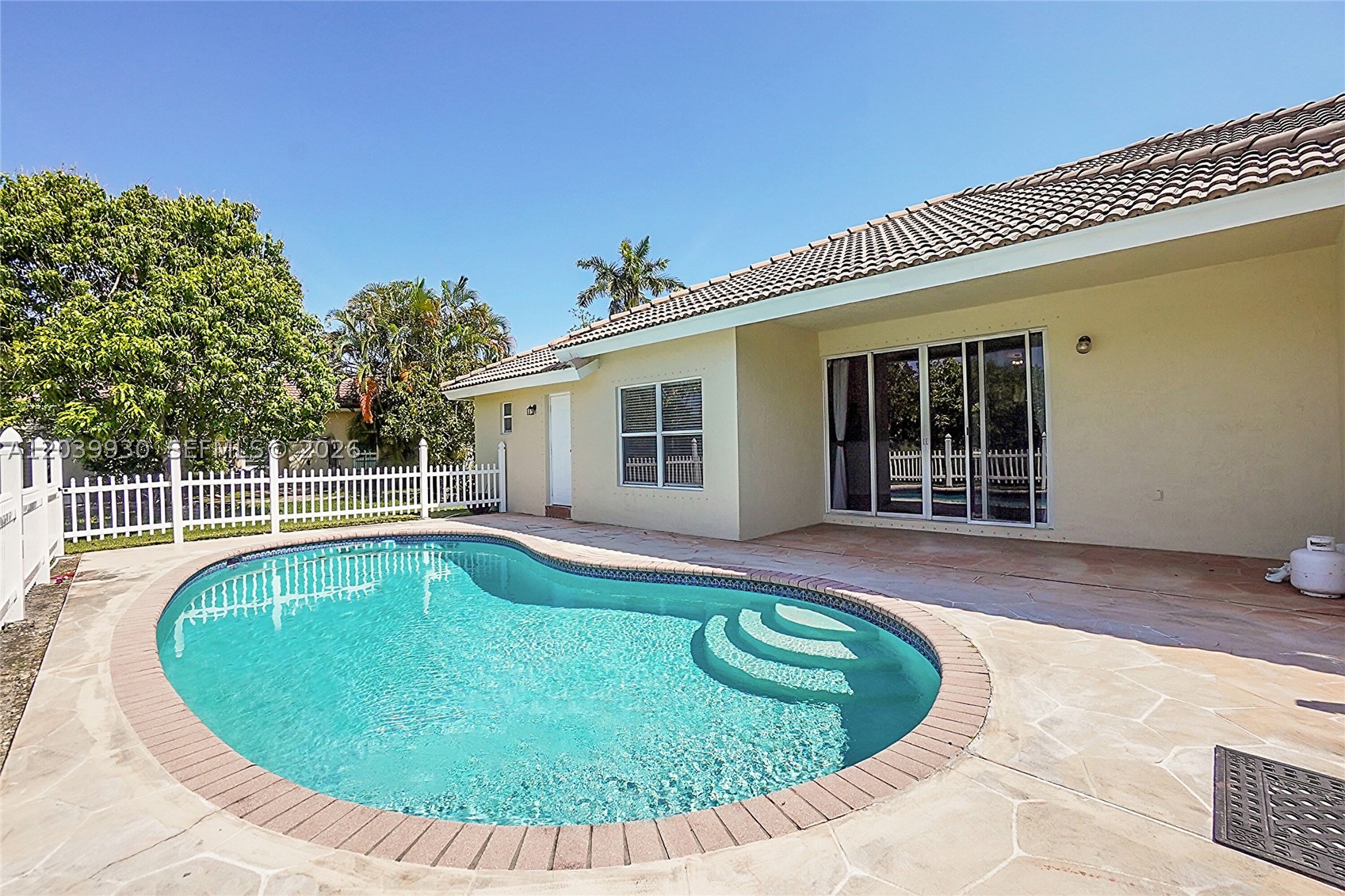 1574 NW 103rd Ter, Coral Springs FL 33071