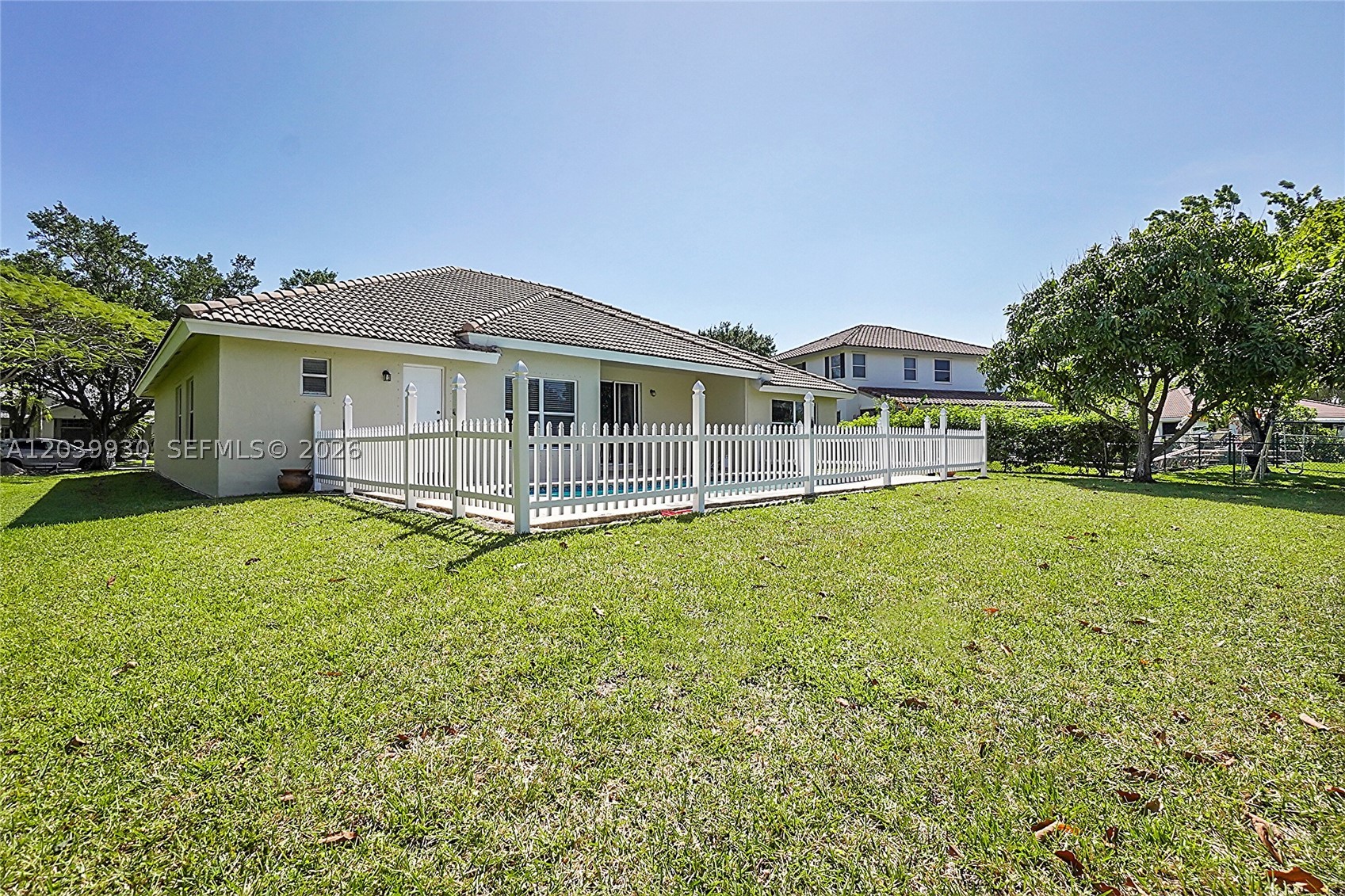 1574 NW 103rd Ter, Coral Springs FL 33071