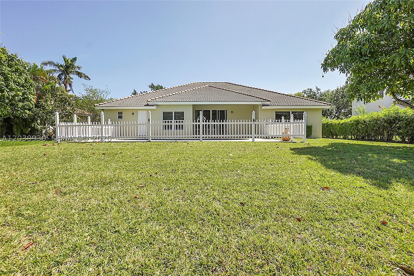 1574 NW 103rd Ter, Coral Springs FL 33071