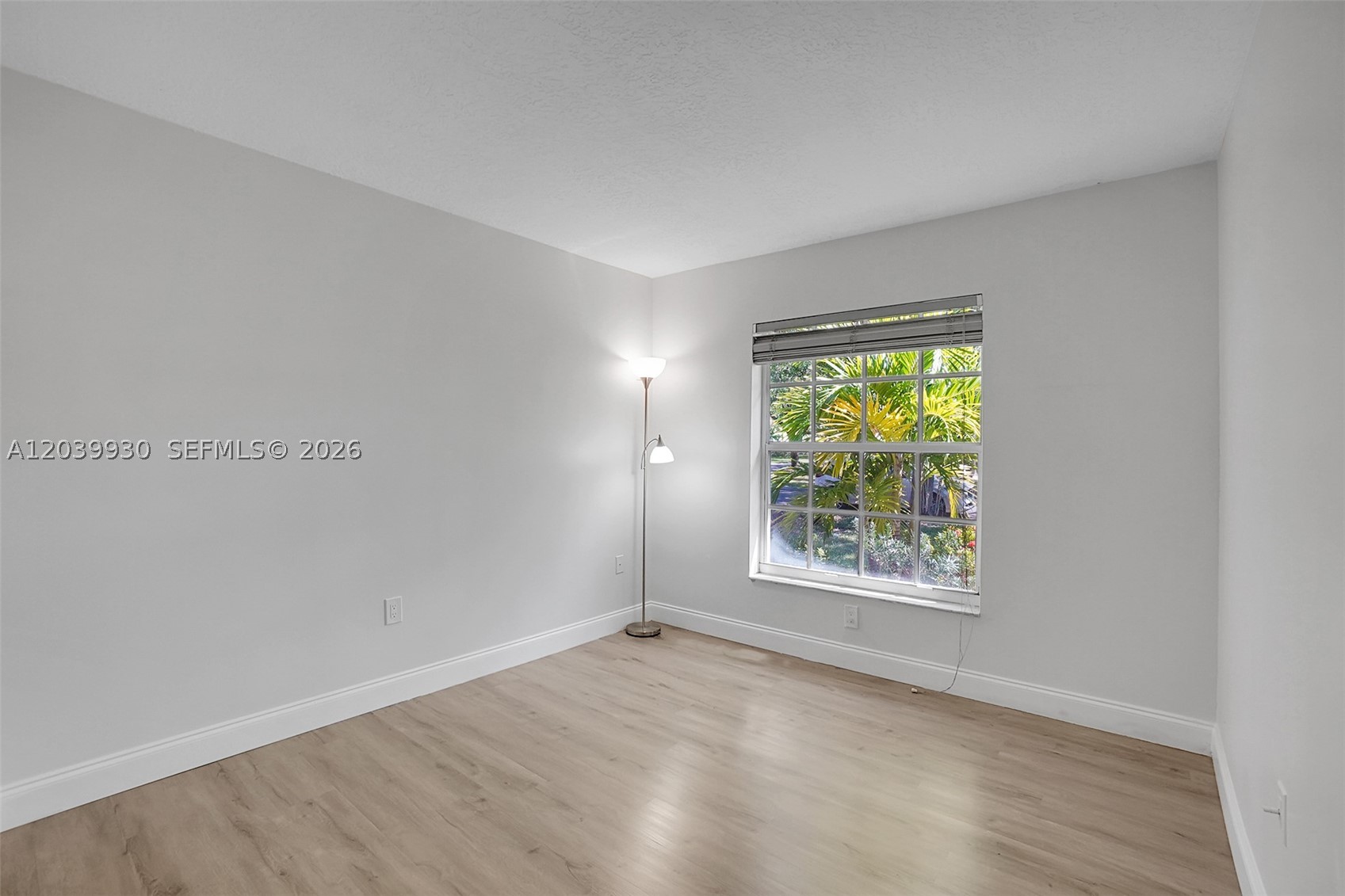 1574 NW 103rd Ter, Coral Springs FL 33071