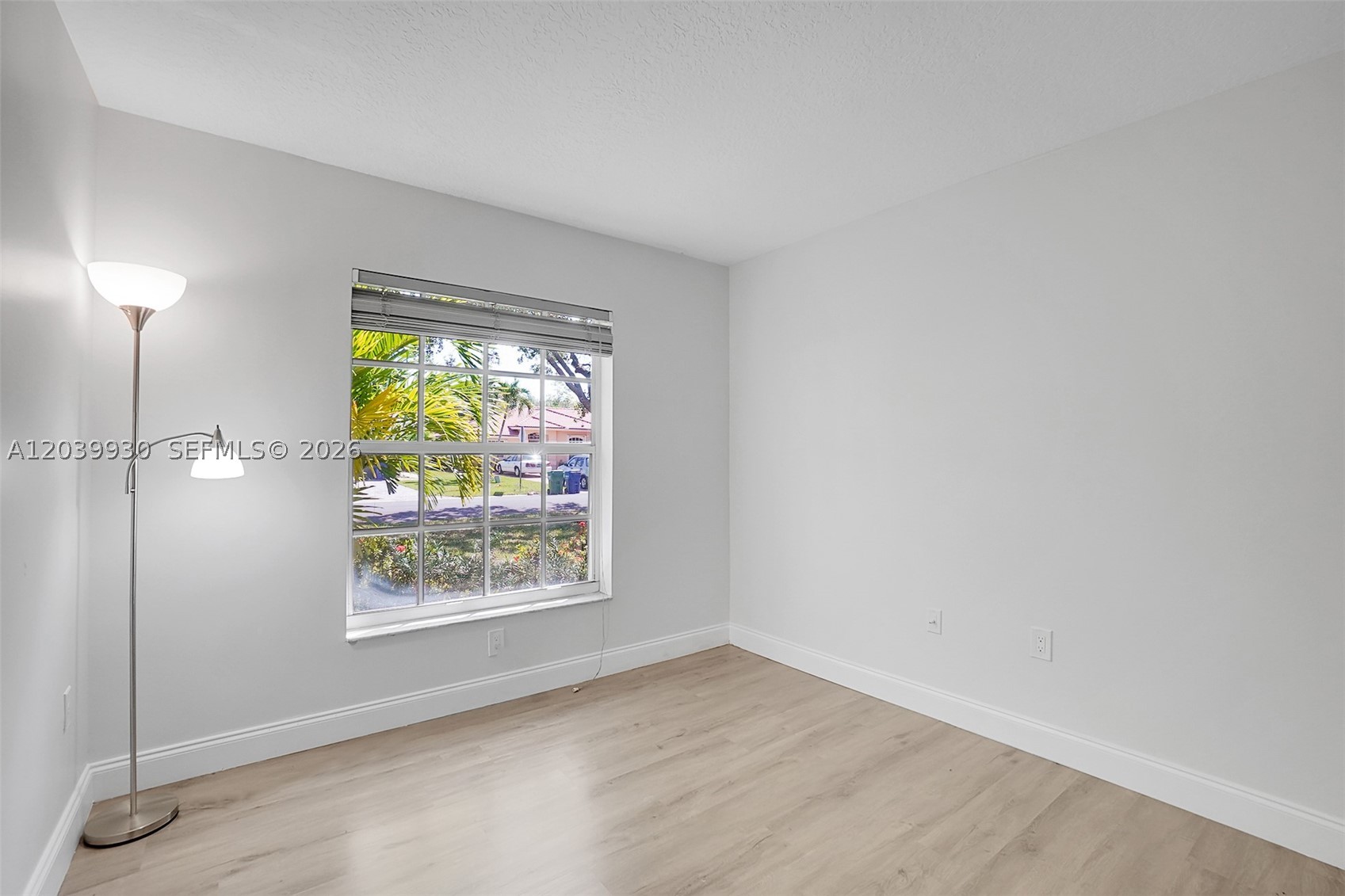 1574 NW 103rd Ter, Coral Springs FL 33071