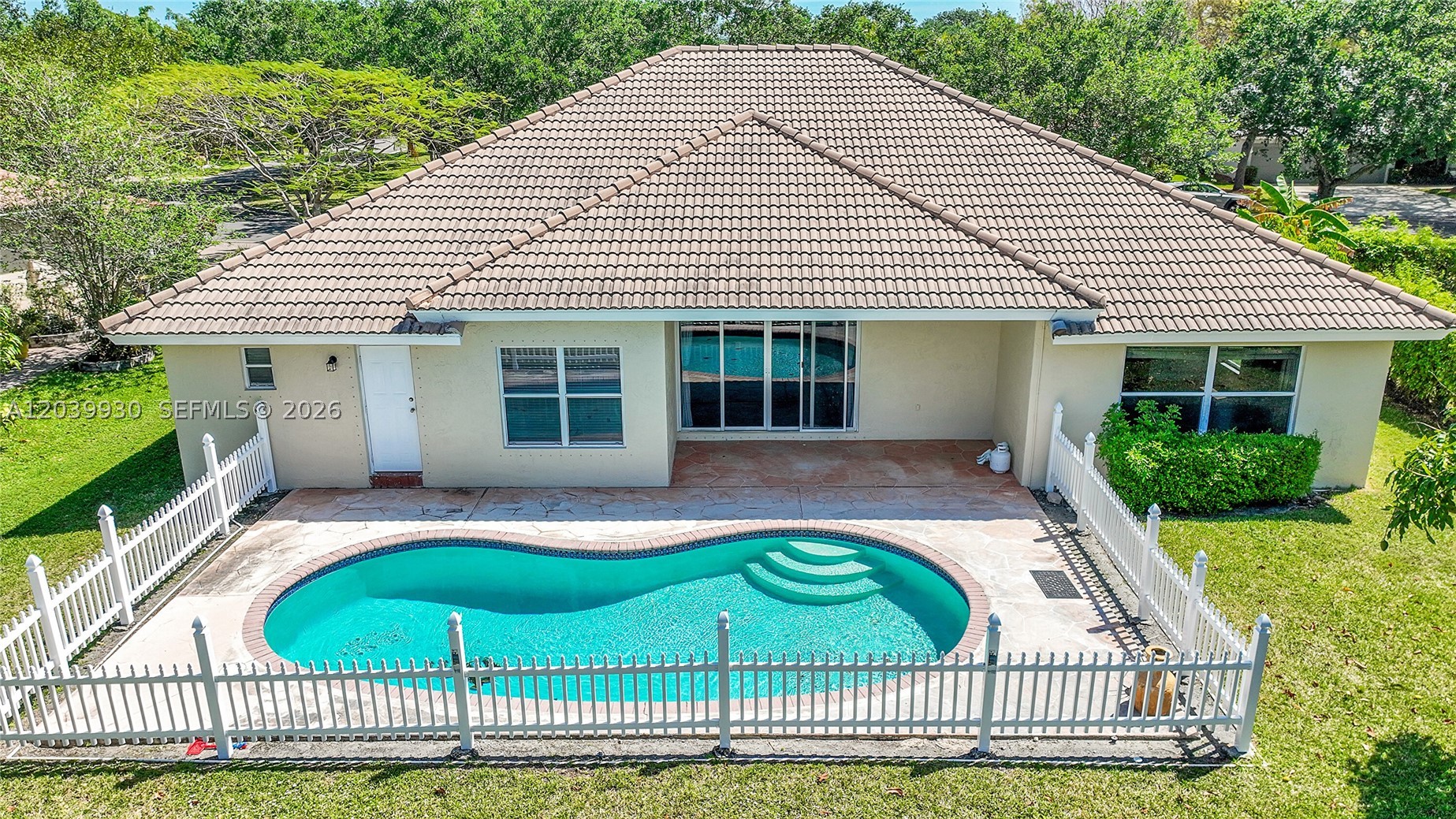 1574 NW 103rd Ter, Coral Springs FL 33071