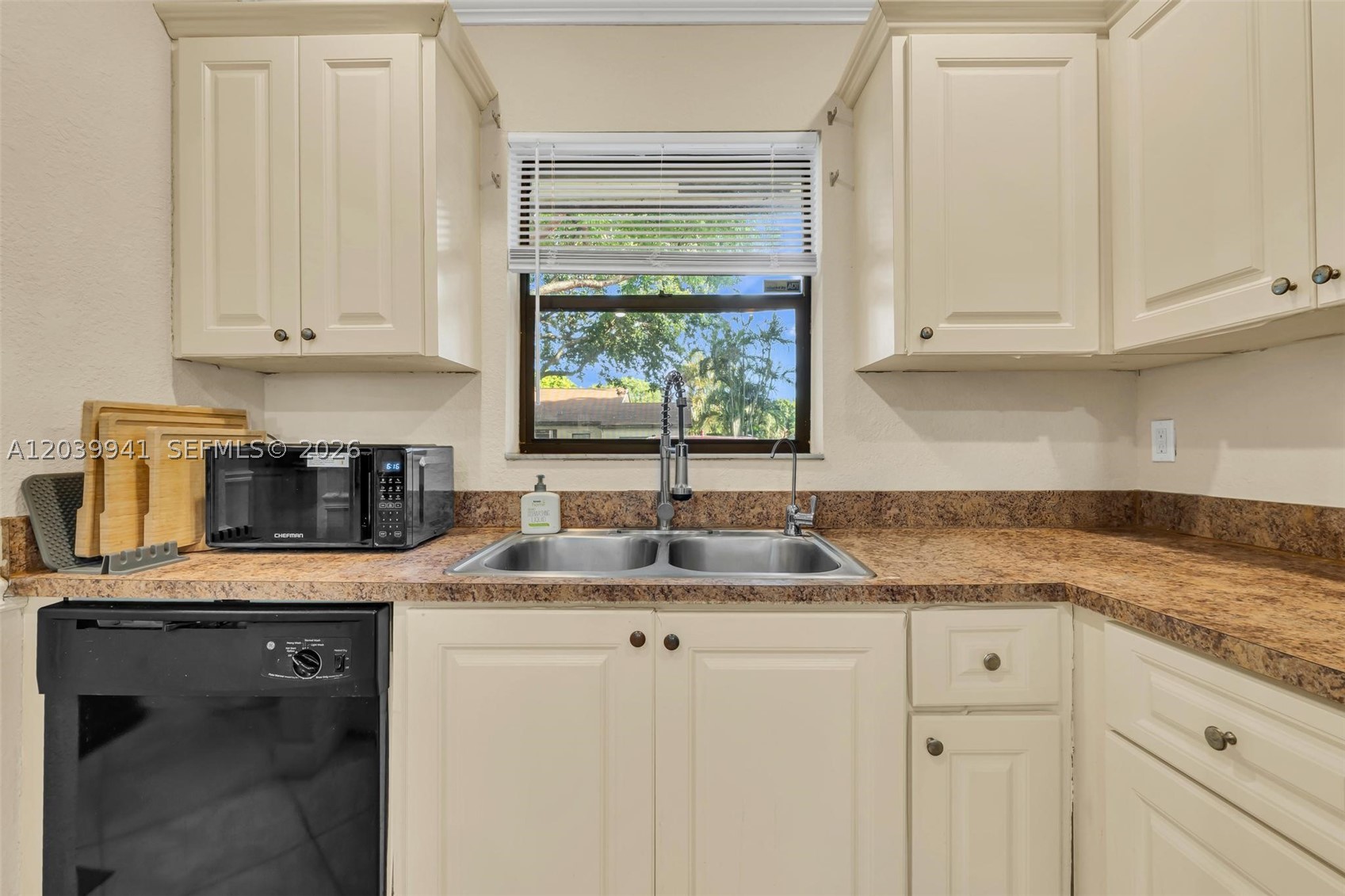 6633 N Parkway Dr #5-7, Margate FL 33068