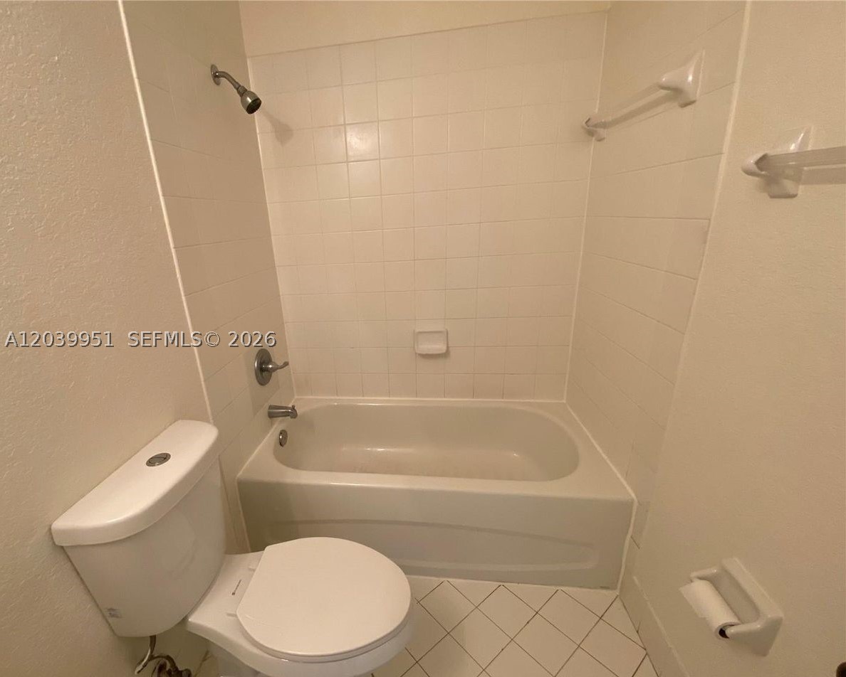 930 NE 34th Ave #202, Homestead FL 33033
