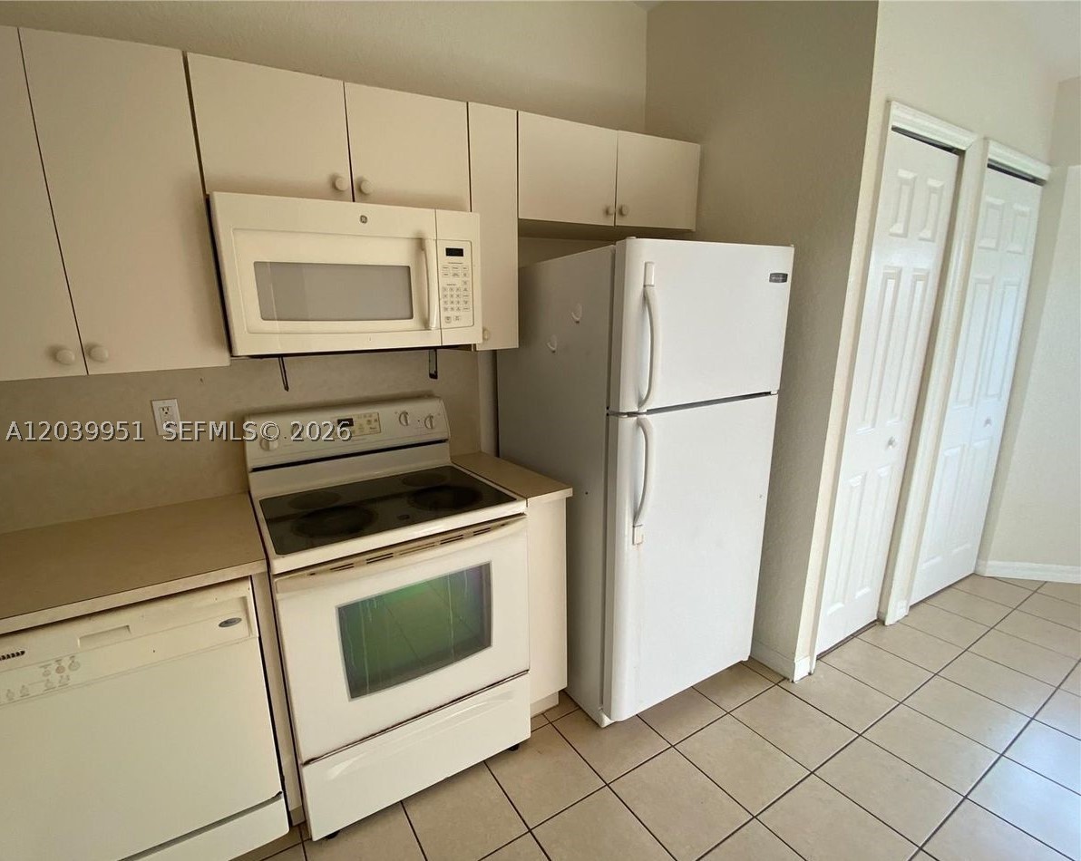 930 NE 34th Ave #202, Homestead FL 33033