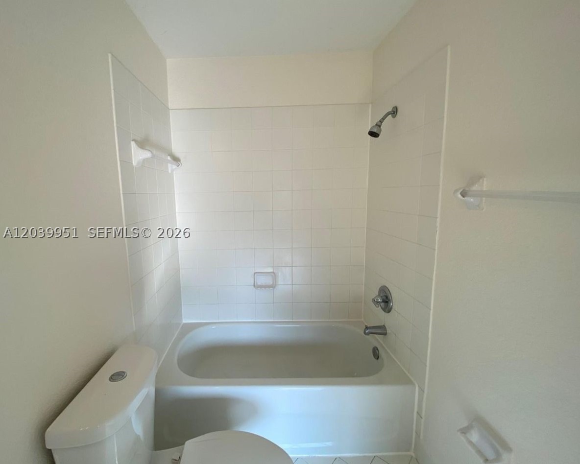 930 NE 34th Ave #202, Homestead FL 33033