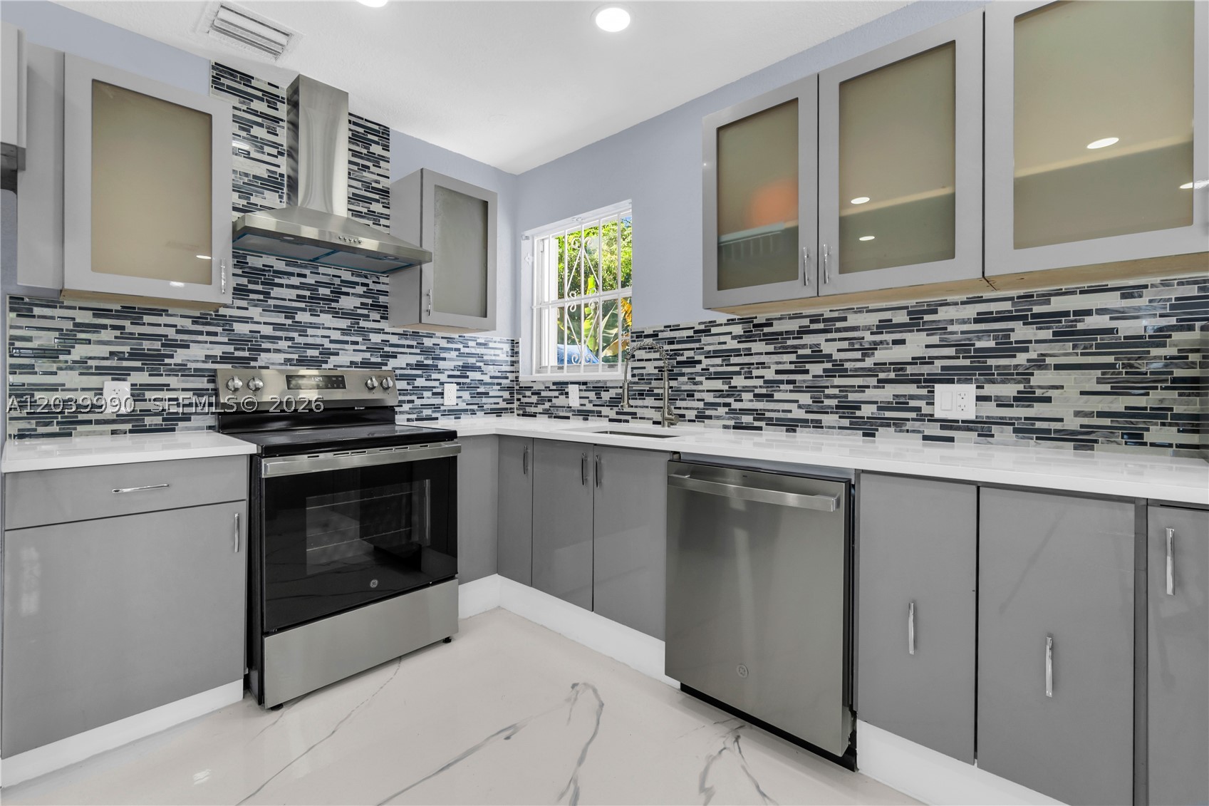 1010 NW 196th St, Miami Gardens FL 33169