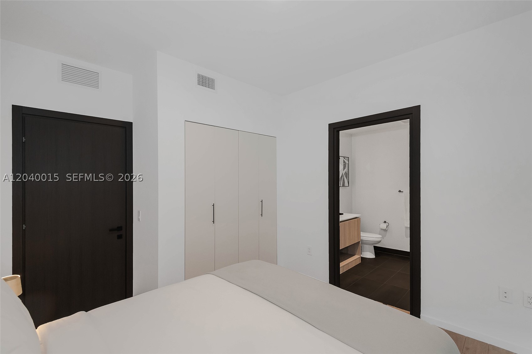 398 NE 5th St #2301, Miami FL 33132