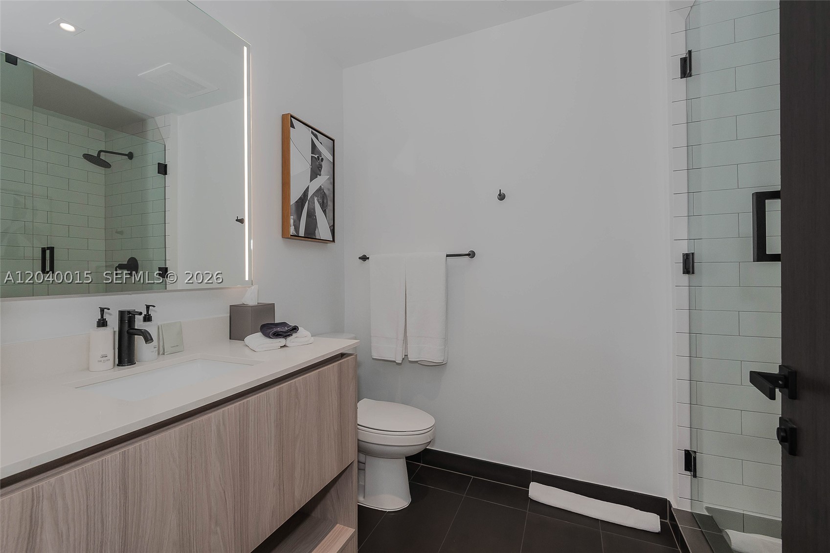 398 NE 5th St #2301, Miami FL 33132