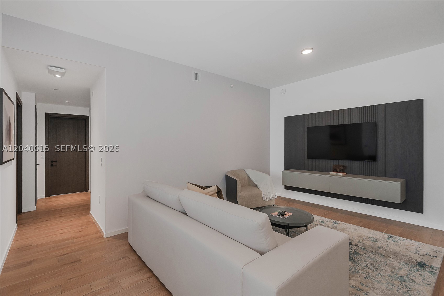 398 NE 5th St #2301, Miami FL 33132