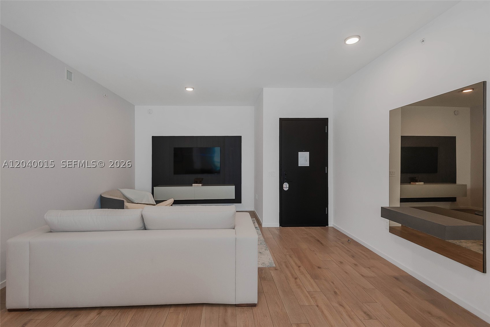398 NE 5th St #2301, Miami FL 33132