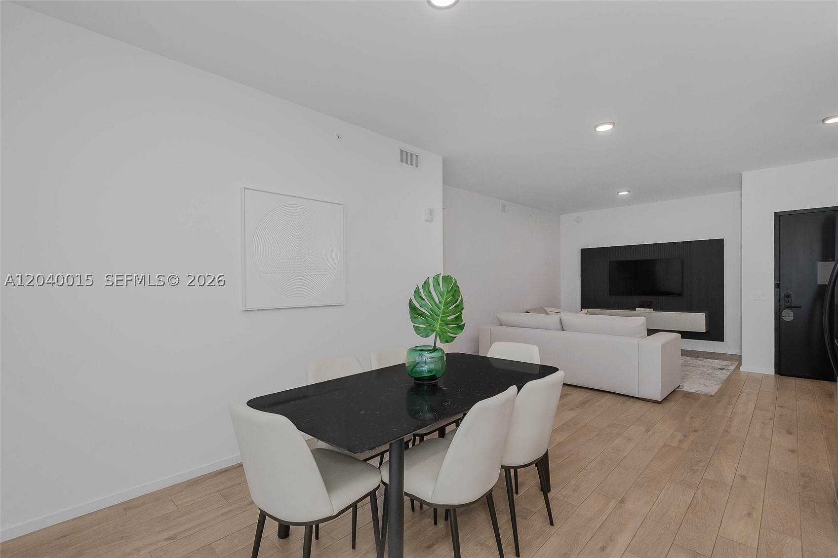 398 NE 5th St #2301, Miami FL 33132