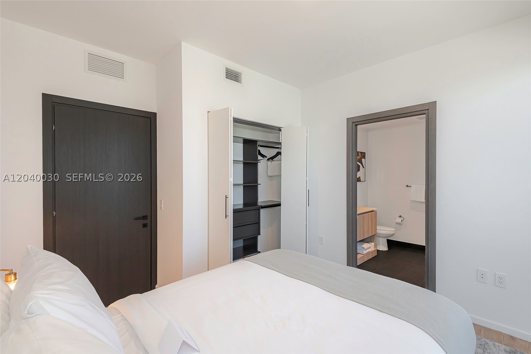 398 NE 5th St #4001, Miami FL 33132