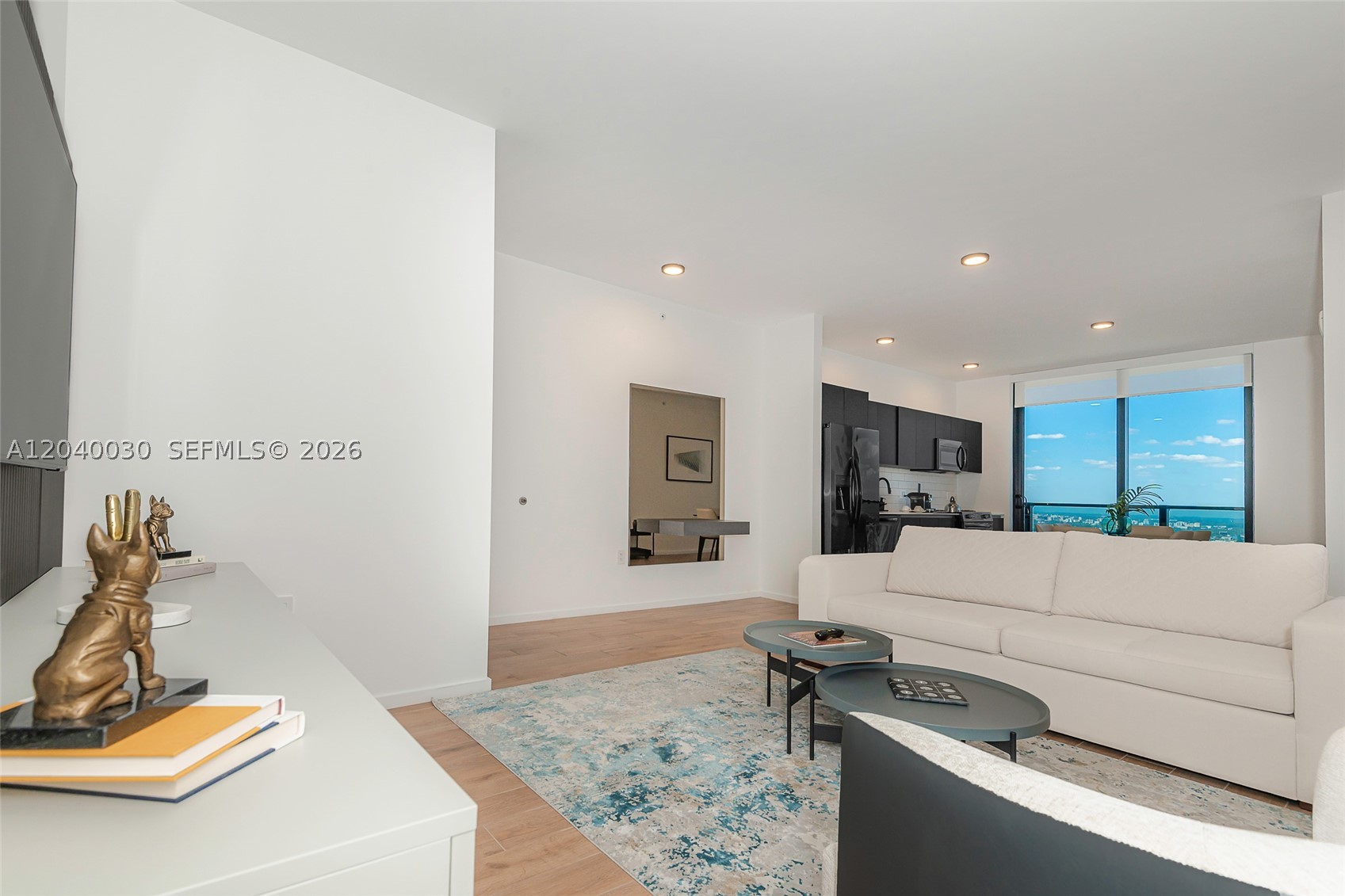 398 NE 5th St #4001, Miami FL 33132