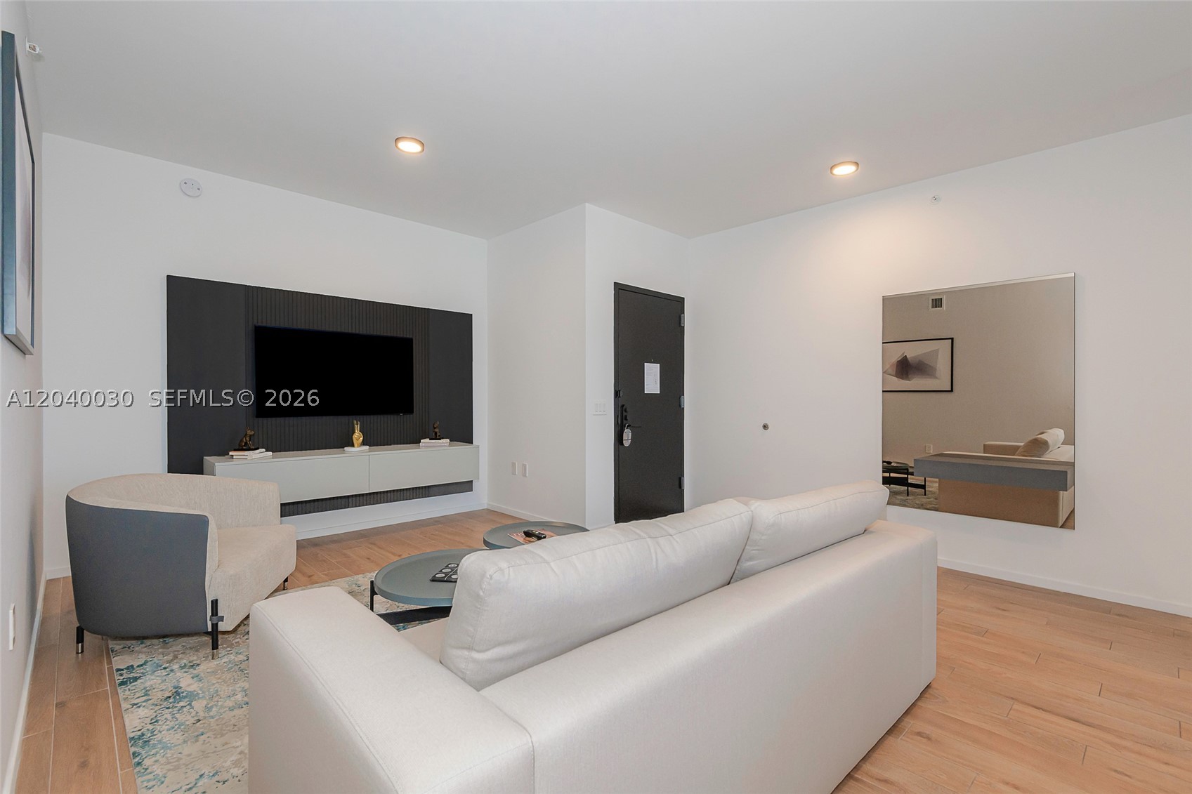 398 NE 5th St #4001, Miami FL 33132