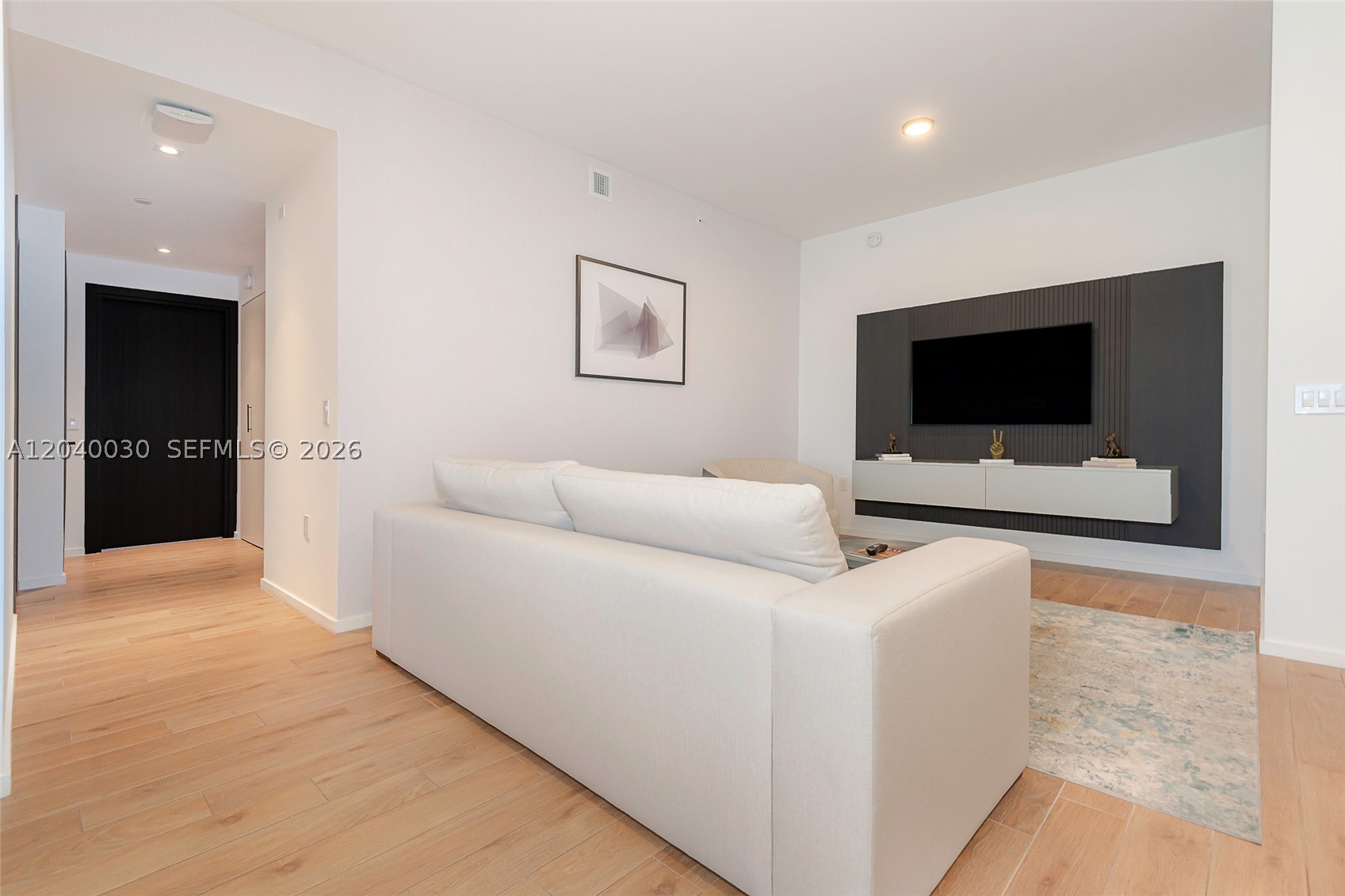 398 NE 5th St #4001, Miami FL 33132