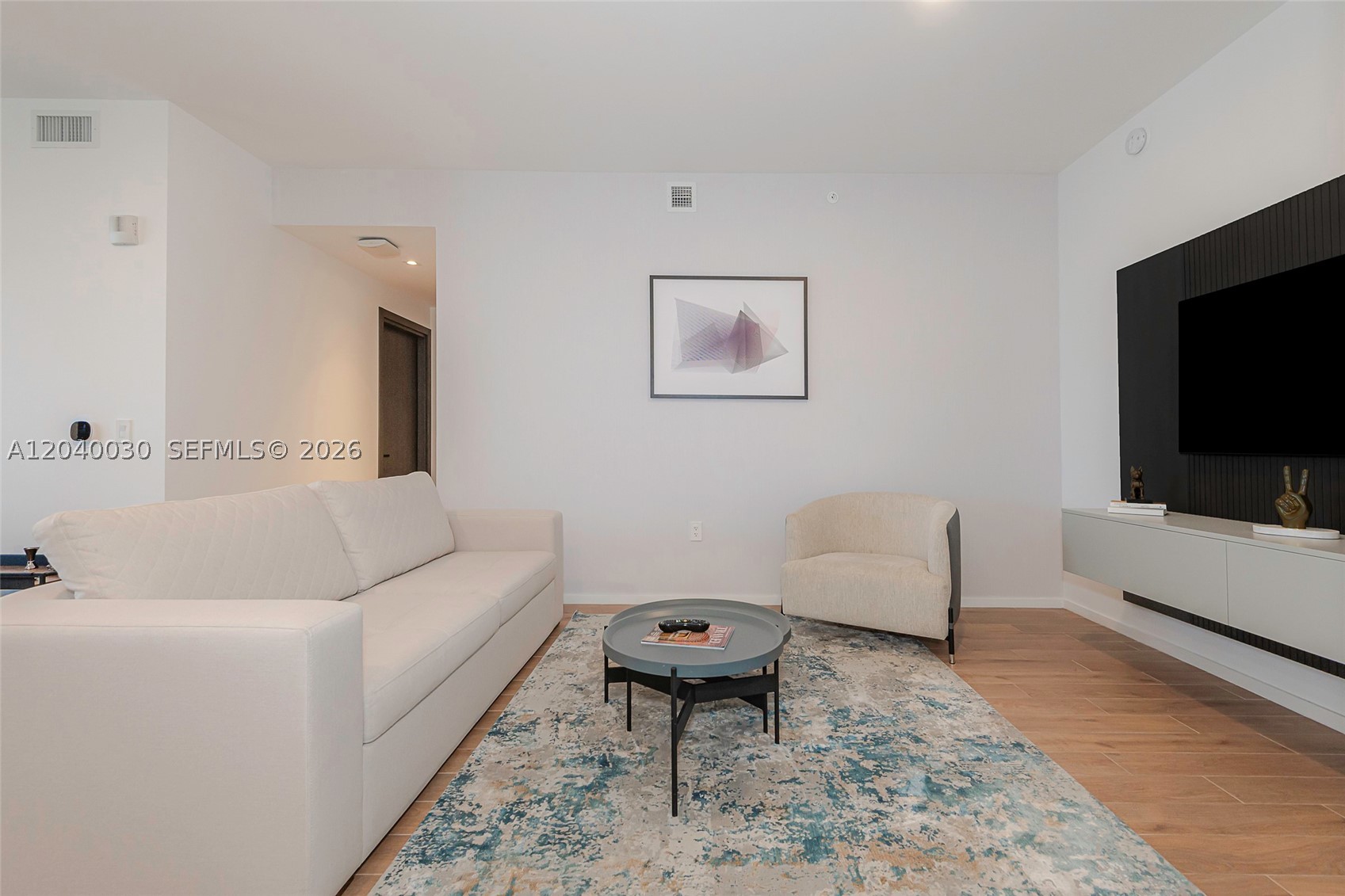 398 NE 5th St #4001, Miami FL 33132