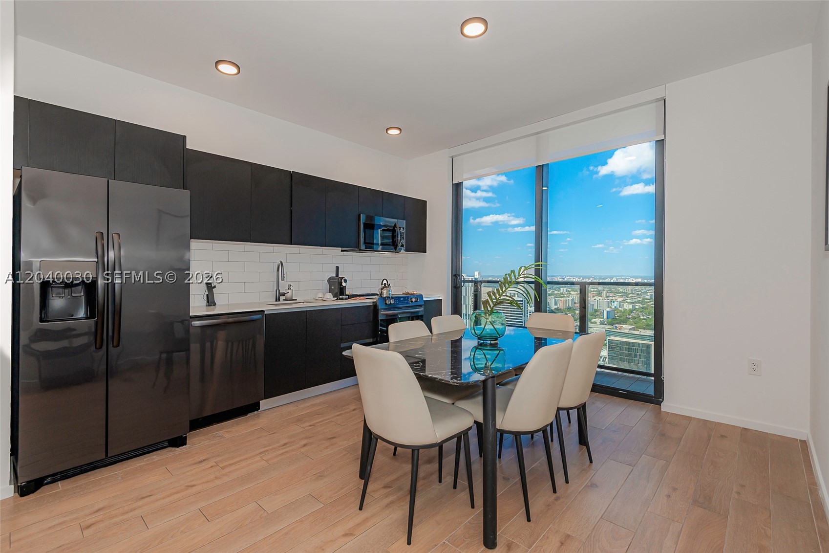 398 NE 5th St #4001, Miami FL 33132