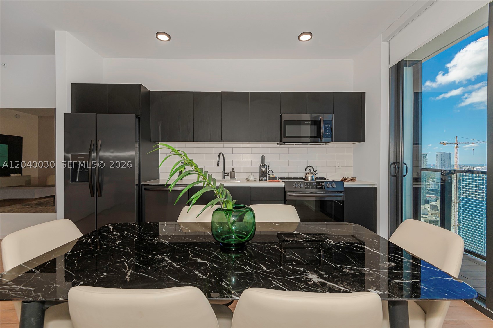 398 NE 5th St #4001, Miami FL 33132