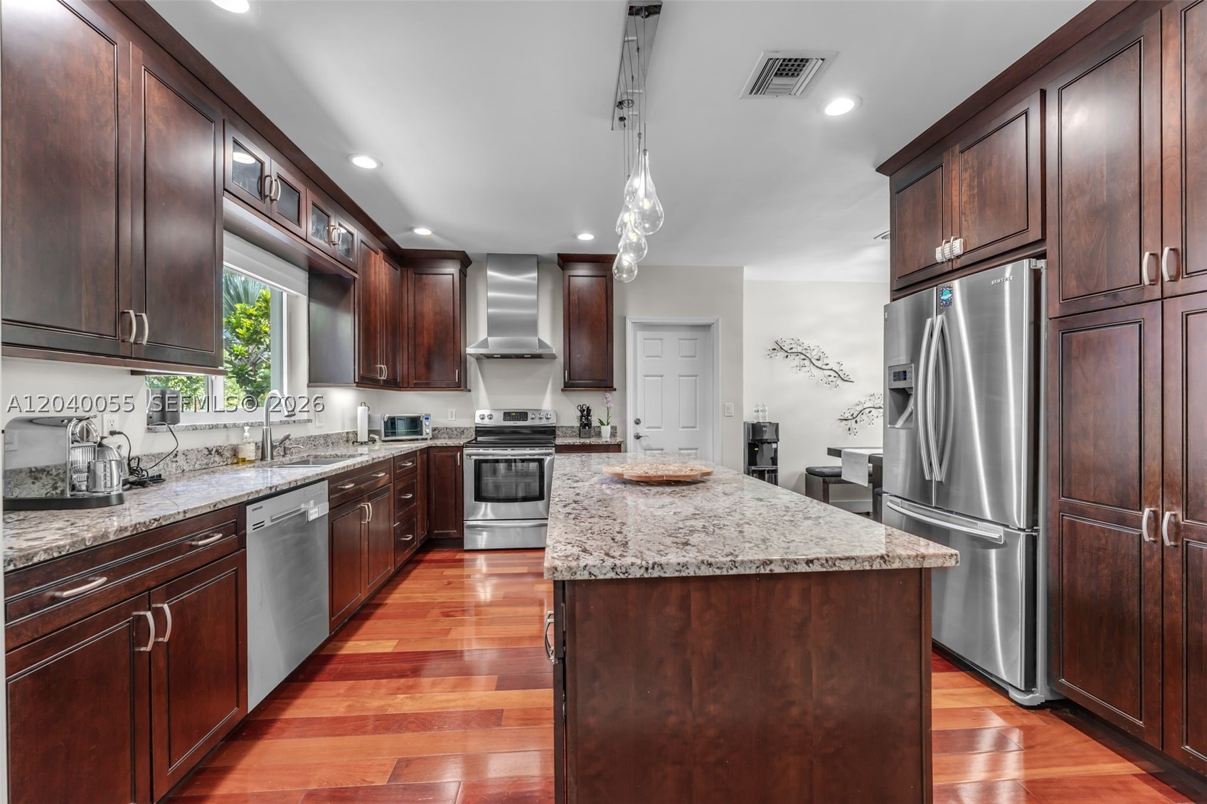 8 Pinta Rd, Miami FL 33133