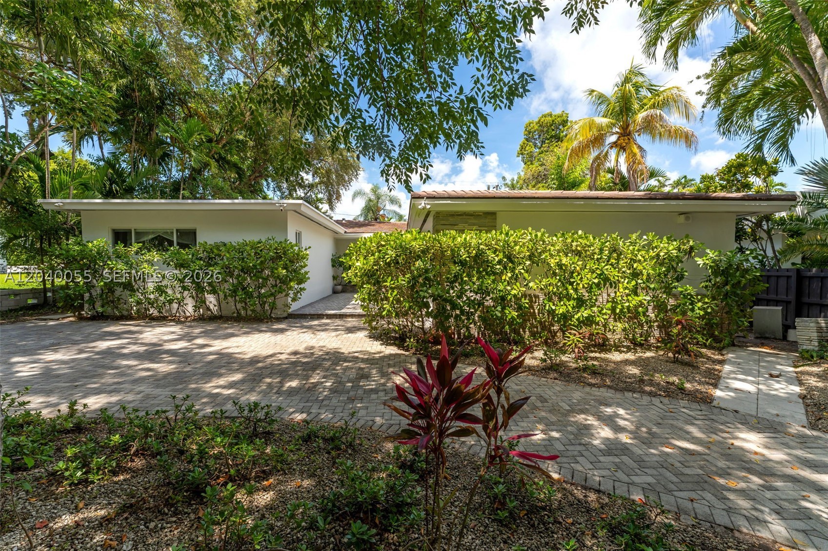 8 Pinta Rd, Miami FL 33133