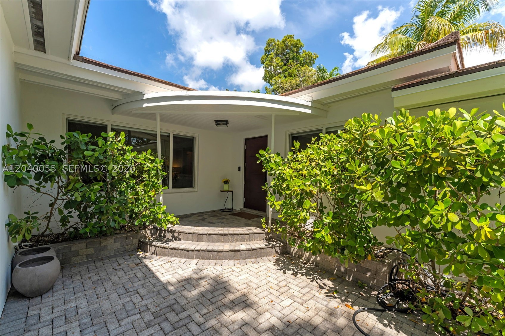 8 Pinta Rd, Miami FL 33133