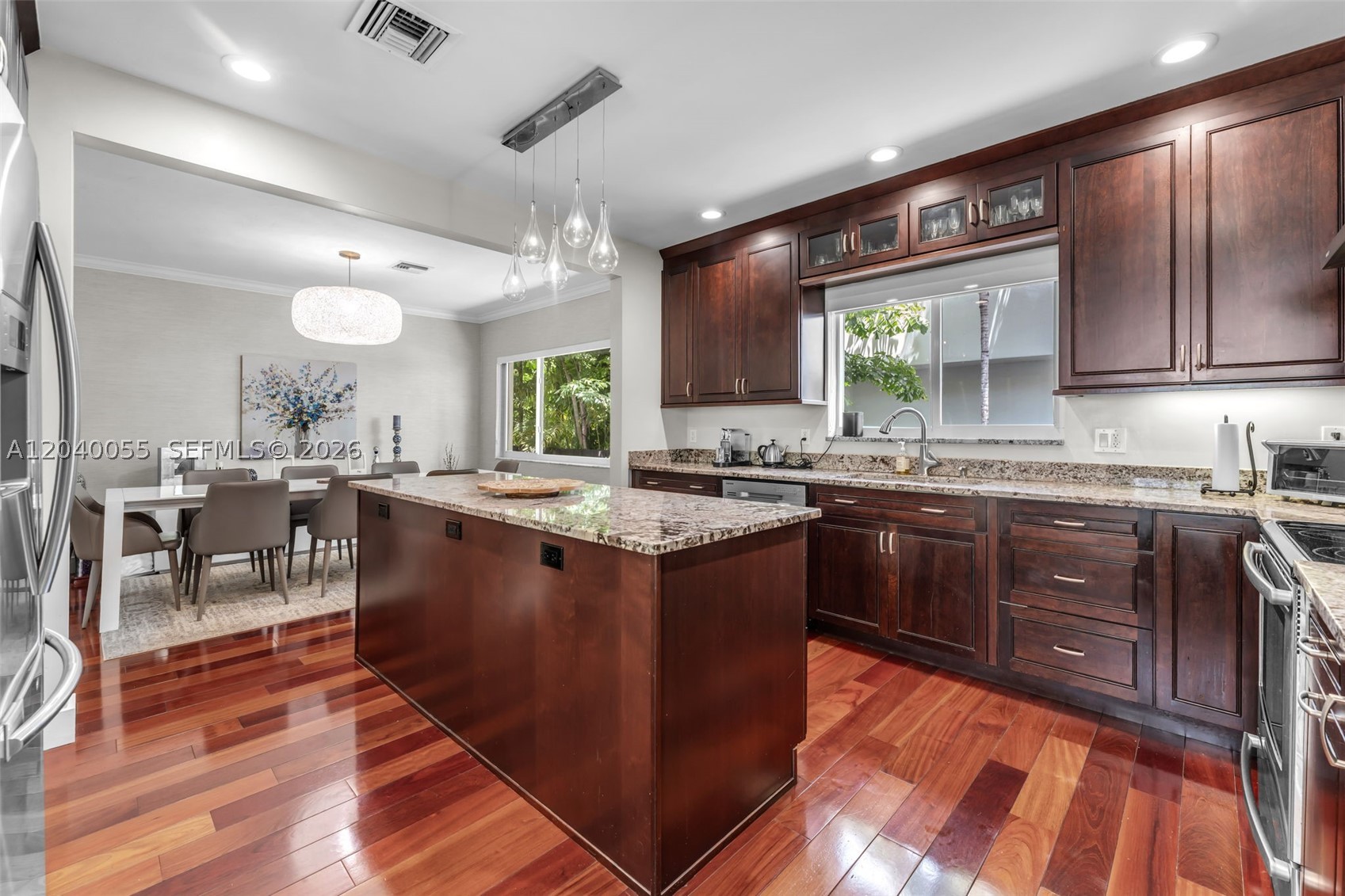 8 Pinta Rd, Miami FL 33133