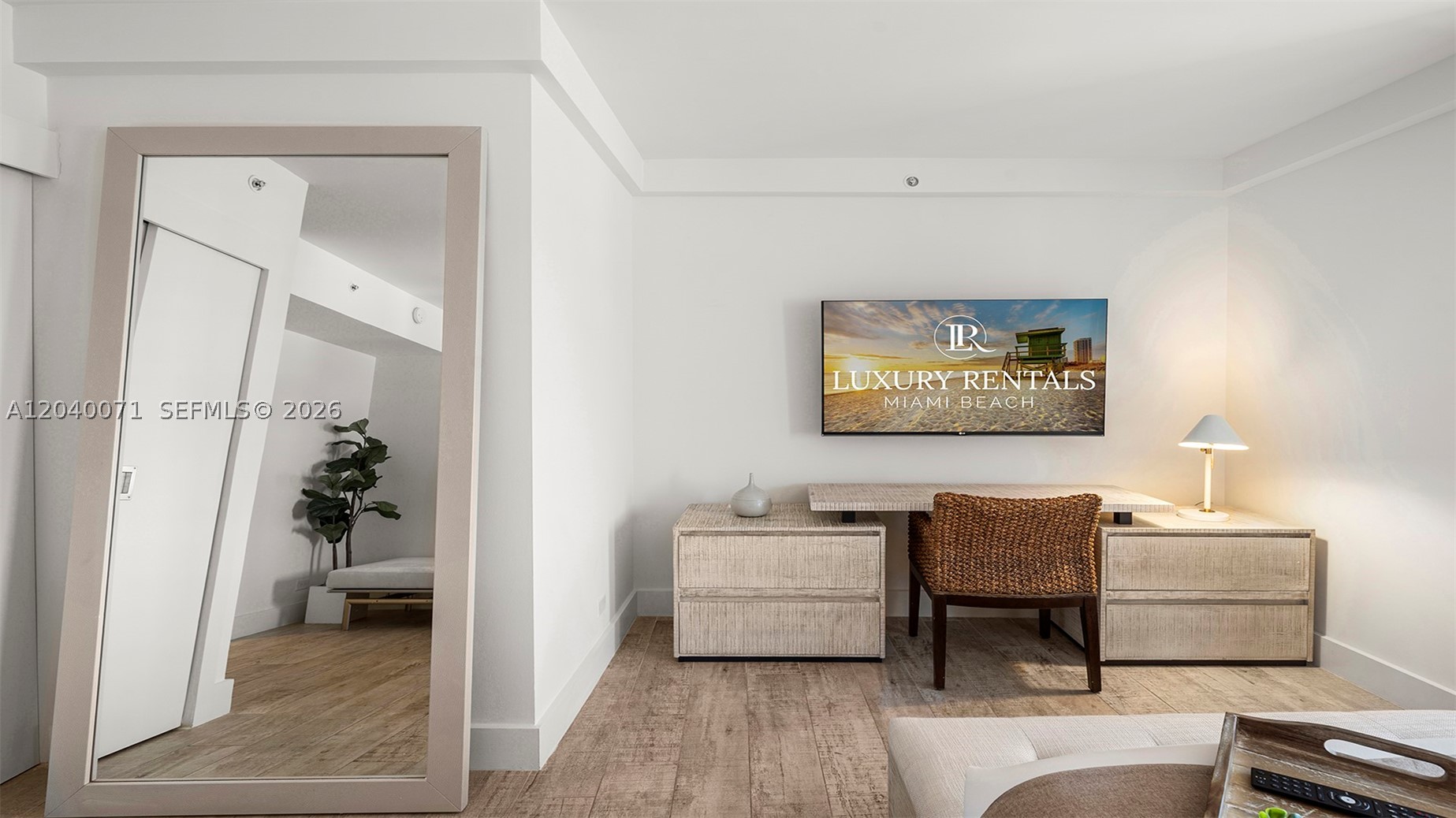 102 24 #1545, Miami Beach FL 33139