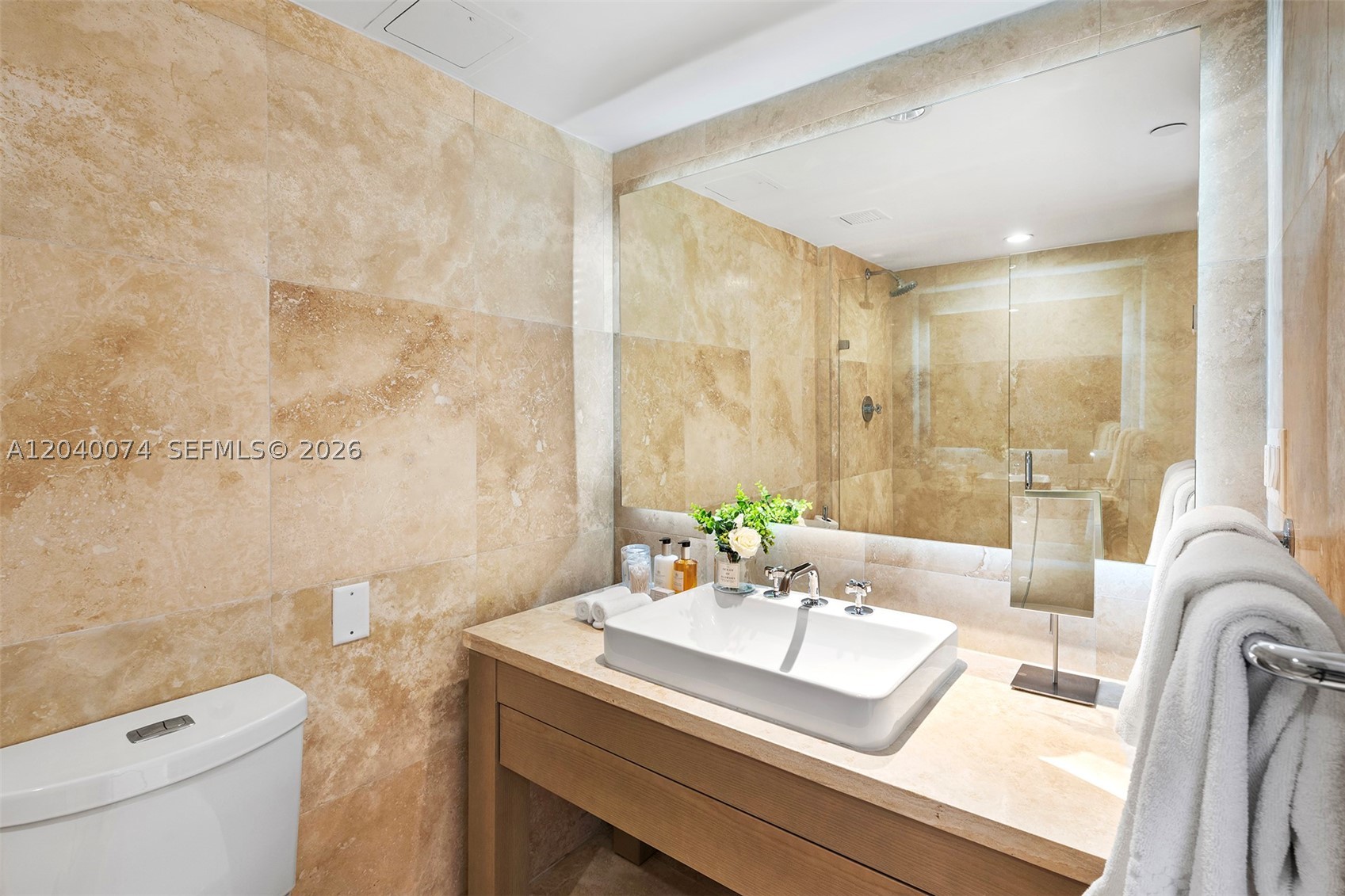 102 24 #1222, Miami Beach FL 33139