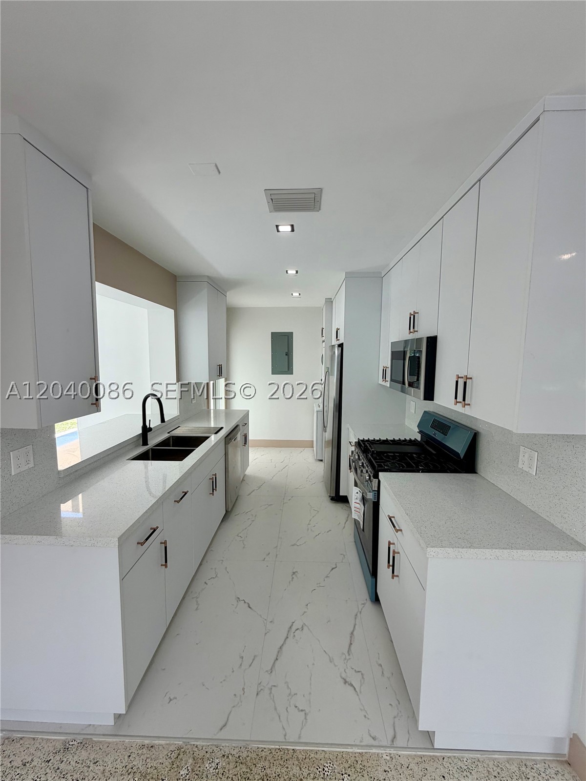 8235 SW 62nd Pl, Miami FL 33143