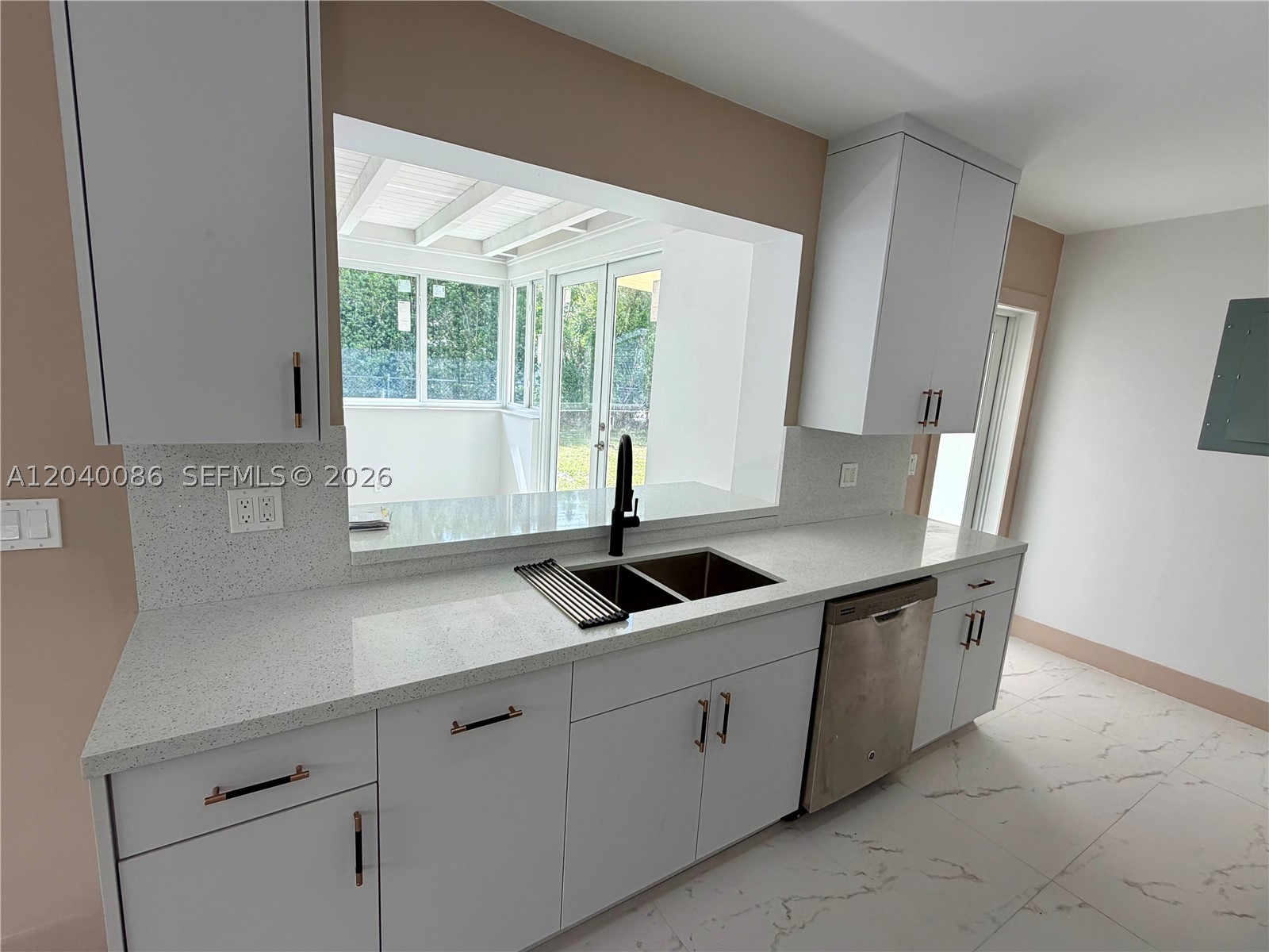 8235 SW 62nd Pl, Miami FL 33143