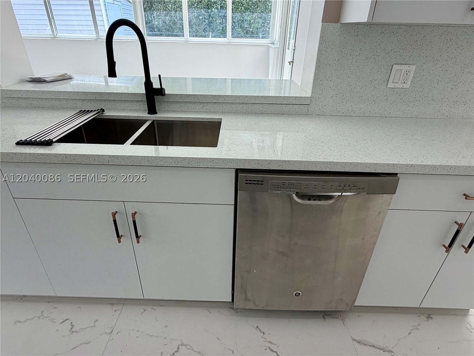 8235 SW 62nd Pl, Miami FL 33143