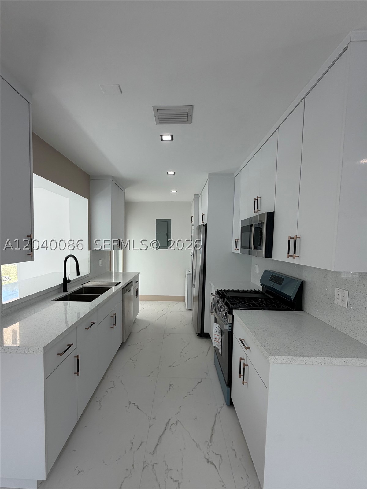 8235 SW 62nd Pl, Miami FL 33143