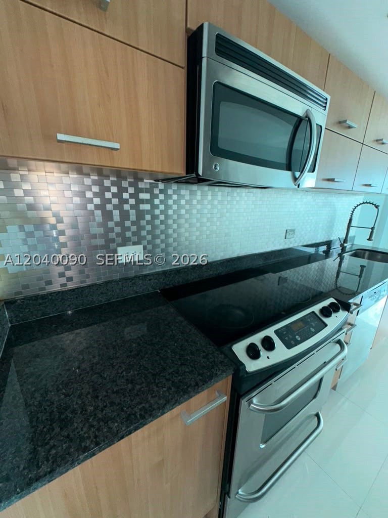 350 S Miami Ave #3115, Miami FL 33130
