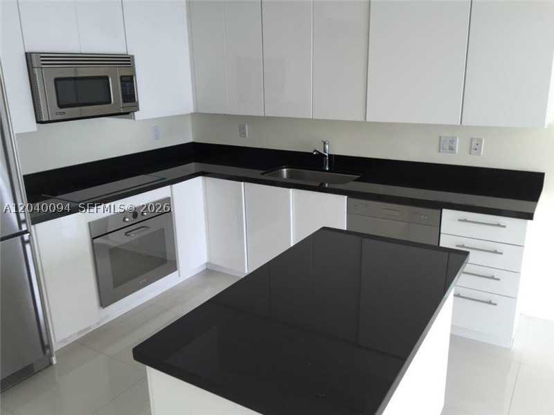 92 SW 3 ST #3311, Miami FL 33130