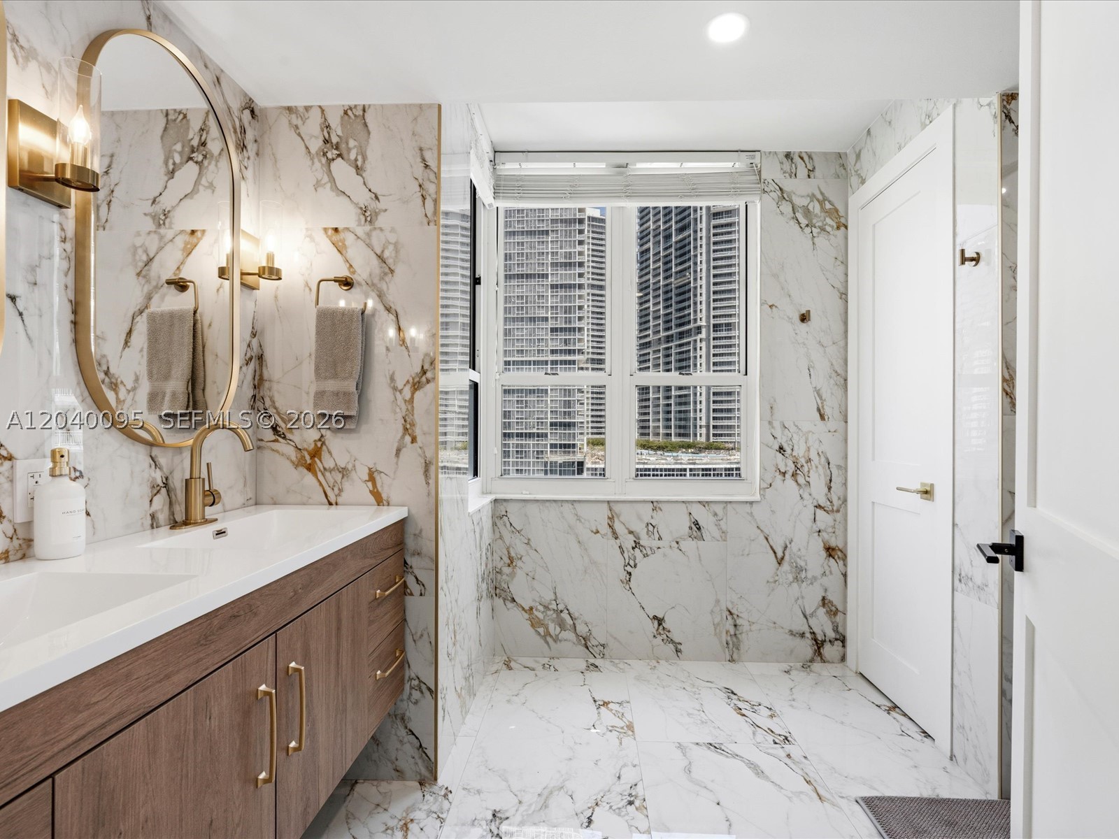 701 Brickell Key Blvd #1903, Miami FL 33131