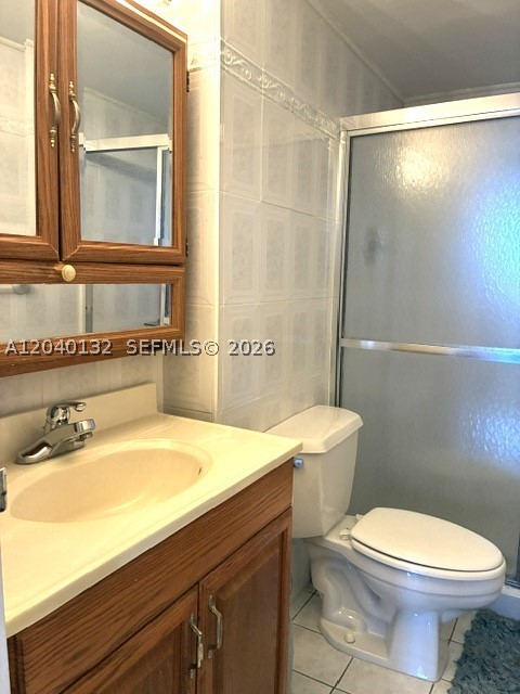 2500 NE 135th St #C611, North Miami FL 33181