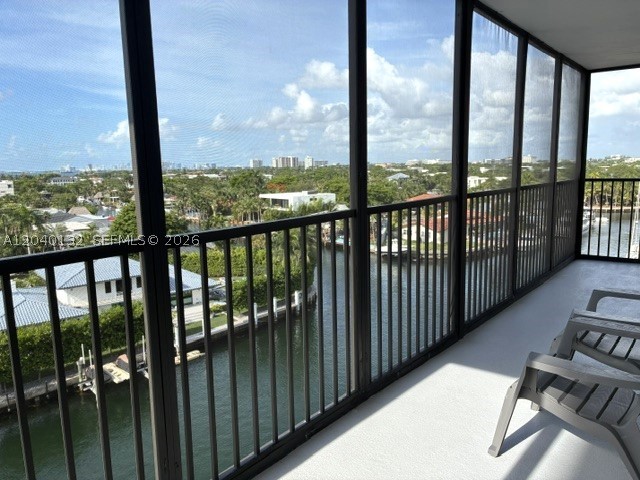2500 NE 135th St #C611, North Miami FL 33181