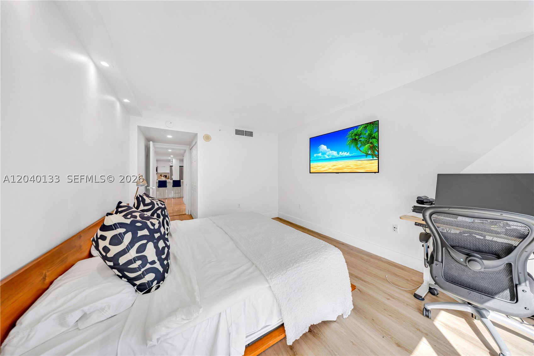 2101 Brickell Ave #1907, Miami FL 33129