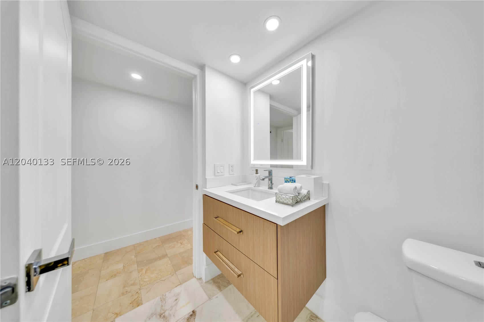 2101 Brickell Ave #1907, Miami FL 33129