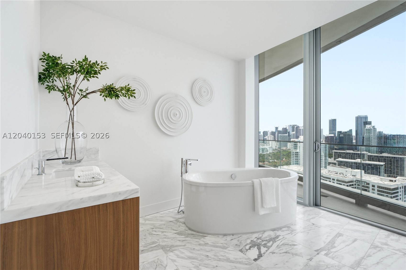 175 SE 25th. #3401/3402, Miami FL 33129
