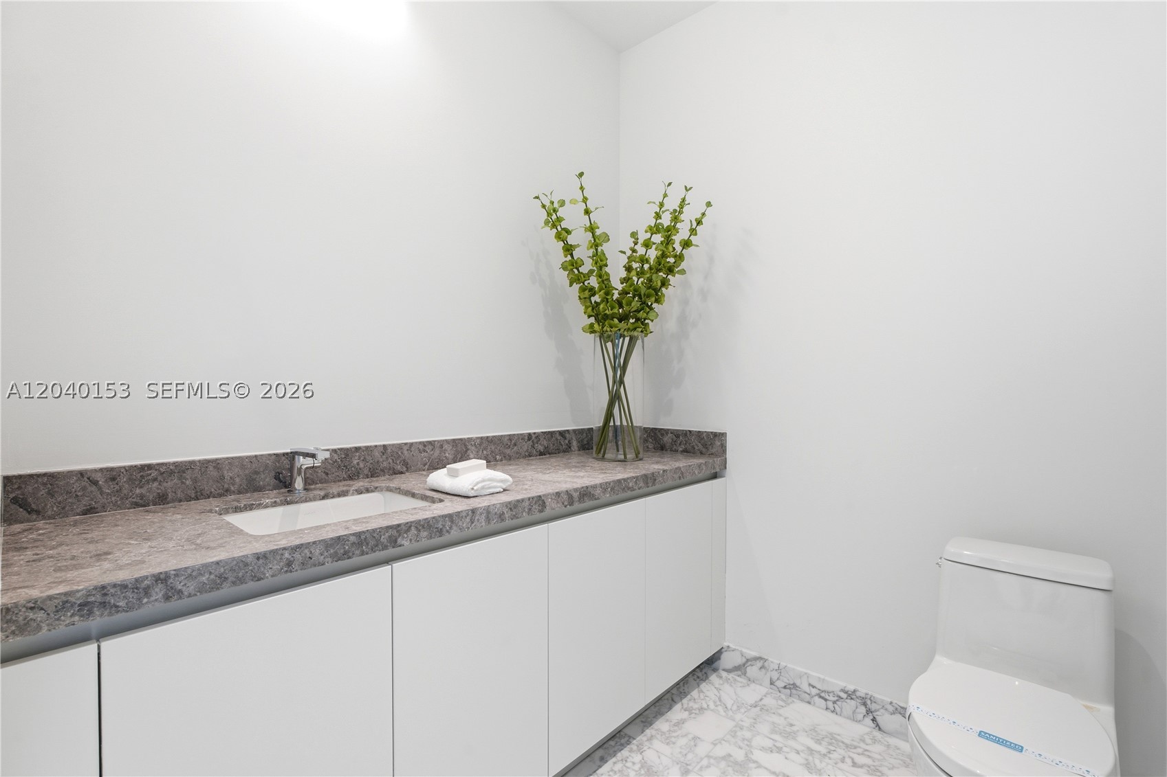 175 SE 25th. #3401/3402, Miami FL 33129