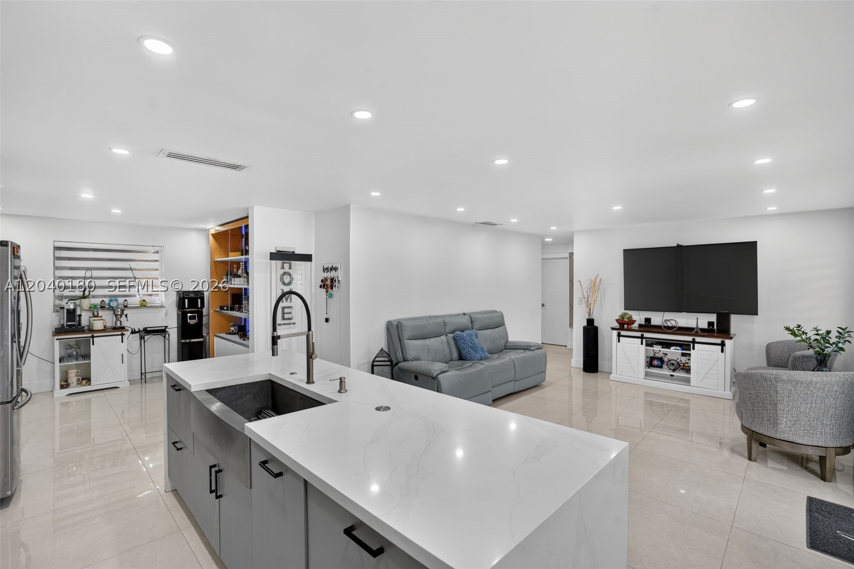 9535 SW 42nd St, Miami FL 33165