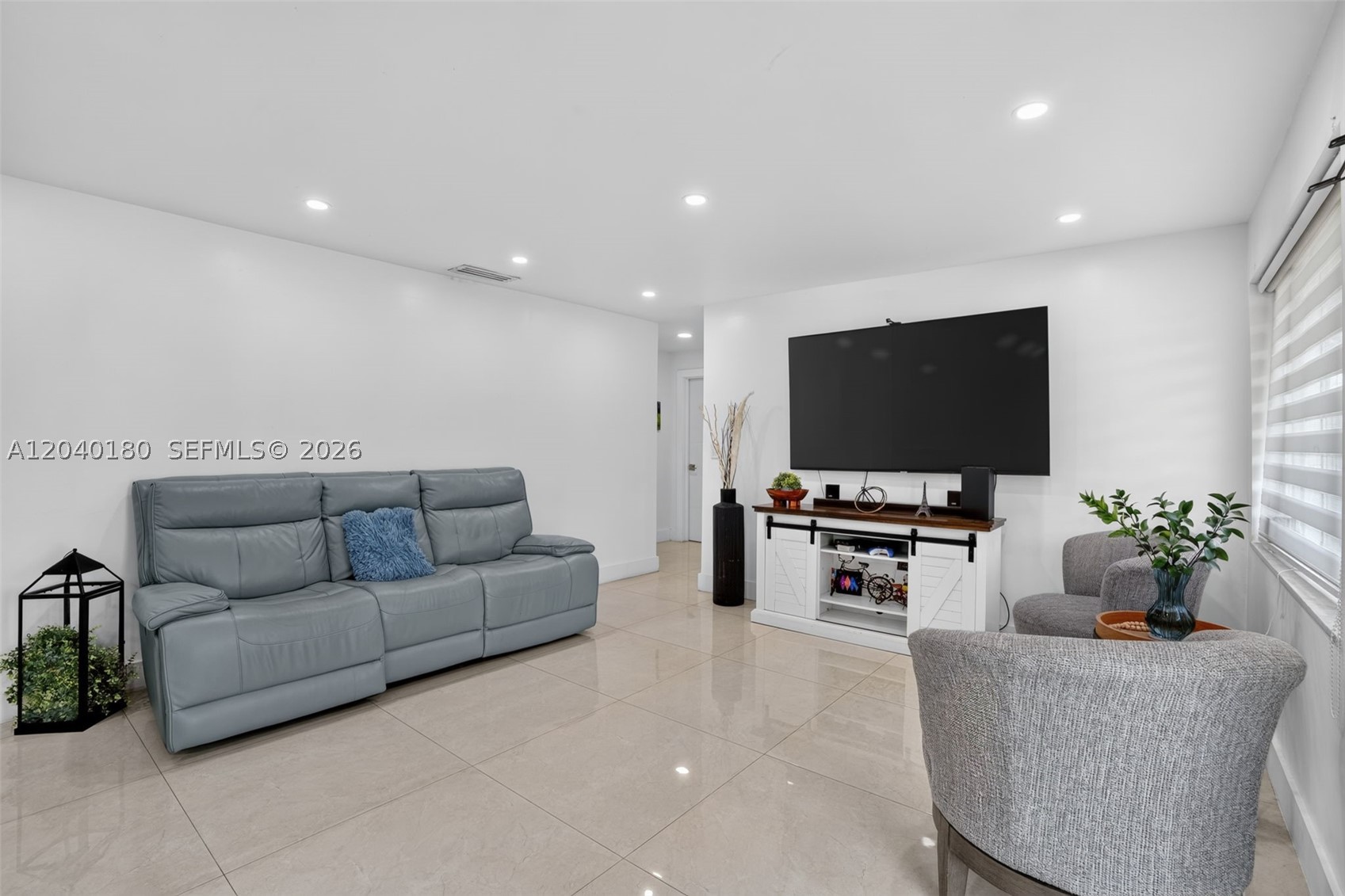 9535 SW 42nd St, Miami FL 33165