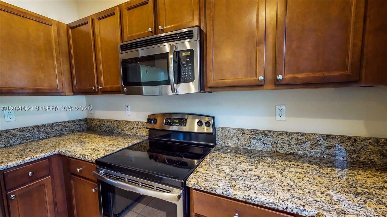 9073 W 33rd Ave, Hialeah FL 33018