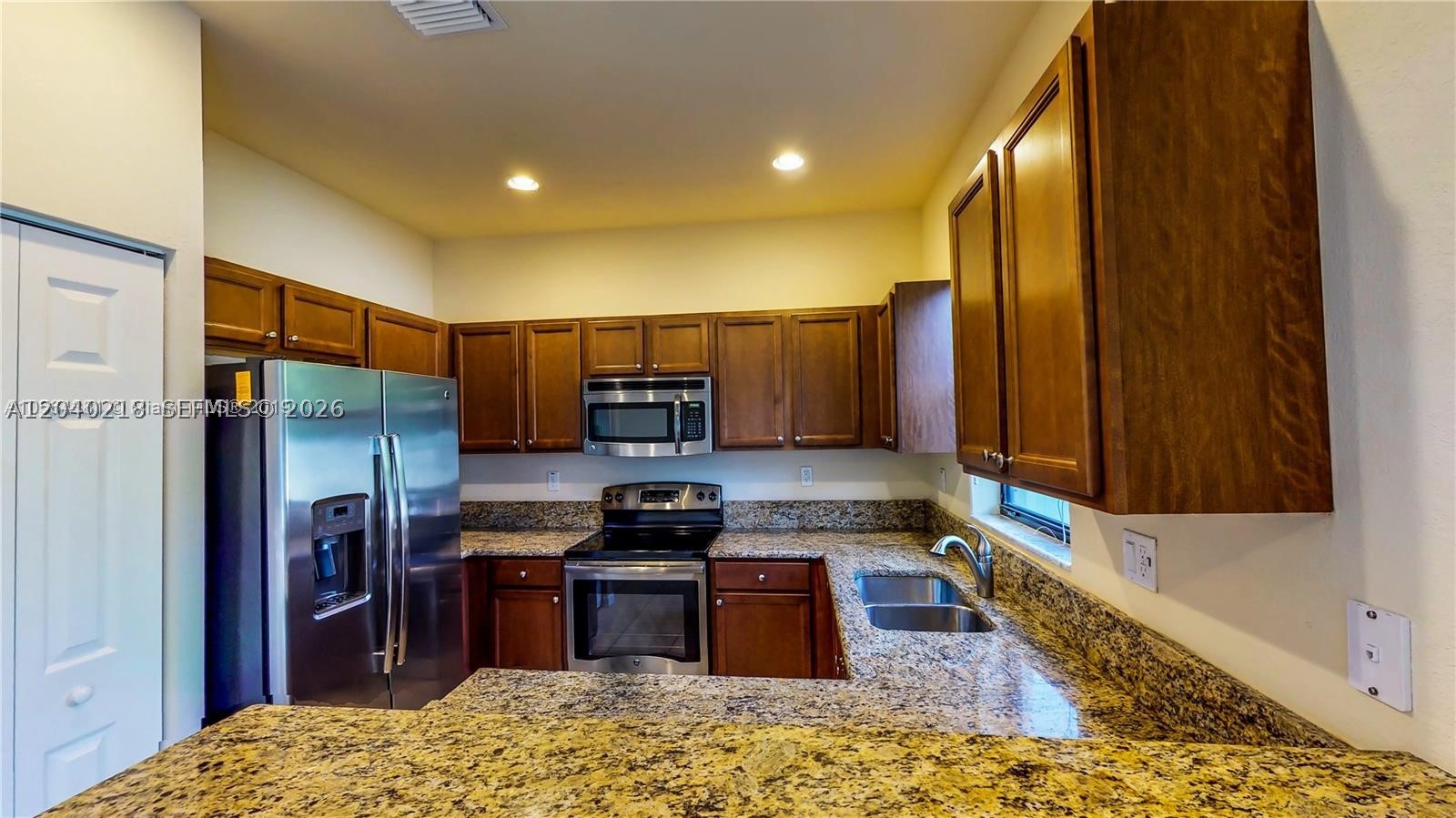 9073 W 33rd Ave, Hialeah FL 33018