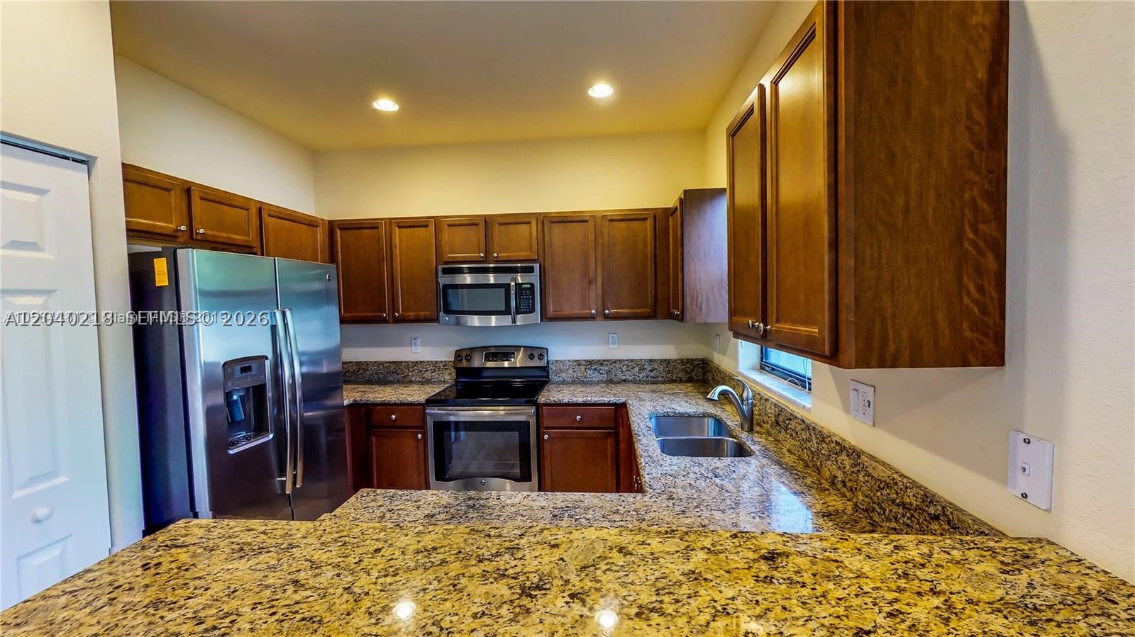 9073 W 33rd Ave, Hialeah FL 33018