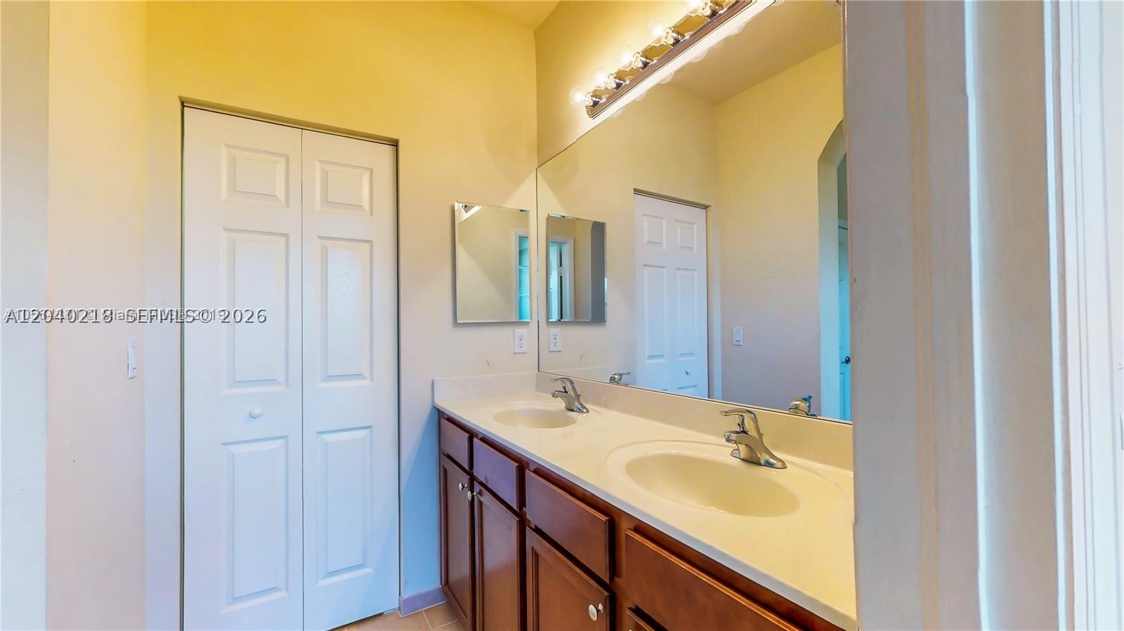 9073 W 33rd Ave, Hialeah FL 33018