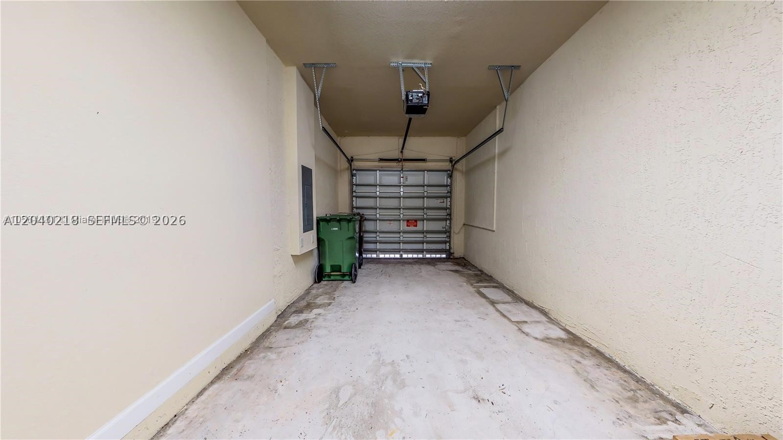 9073 W 33rd Ave, Hialeah FL 33018